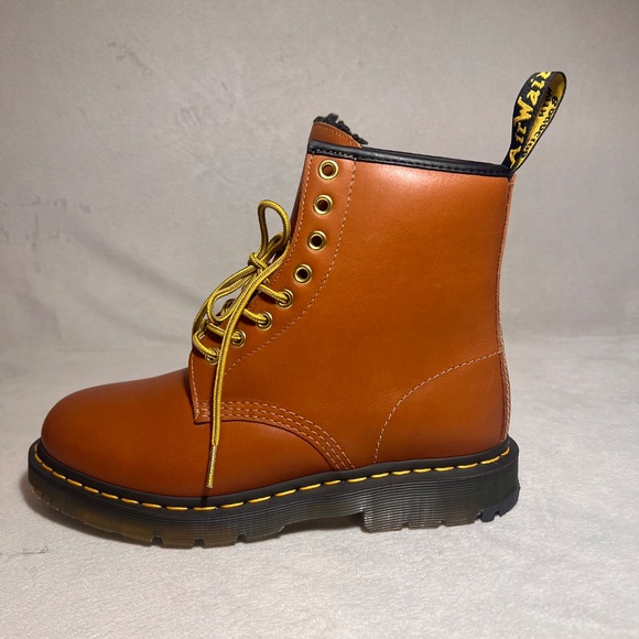 Dr Martens Rewair 1460 WINTERGRIP LEATHER Lace Up Boots Brown Size 7M/8W Unisex - Picture 8 of 12